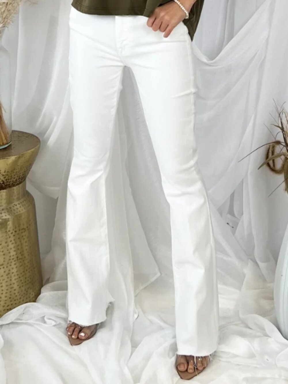 MOTHER | The Weekender Fray White Flare Jeans-Size 25